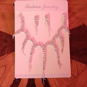 Necklace earrings set